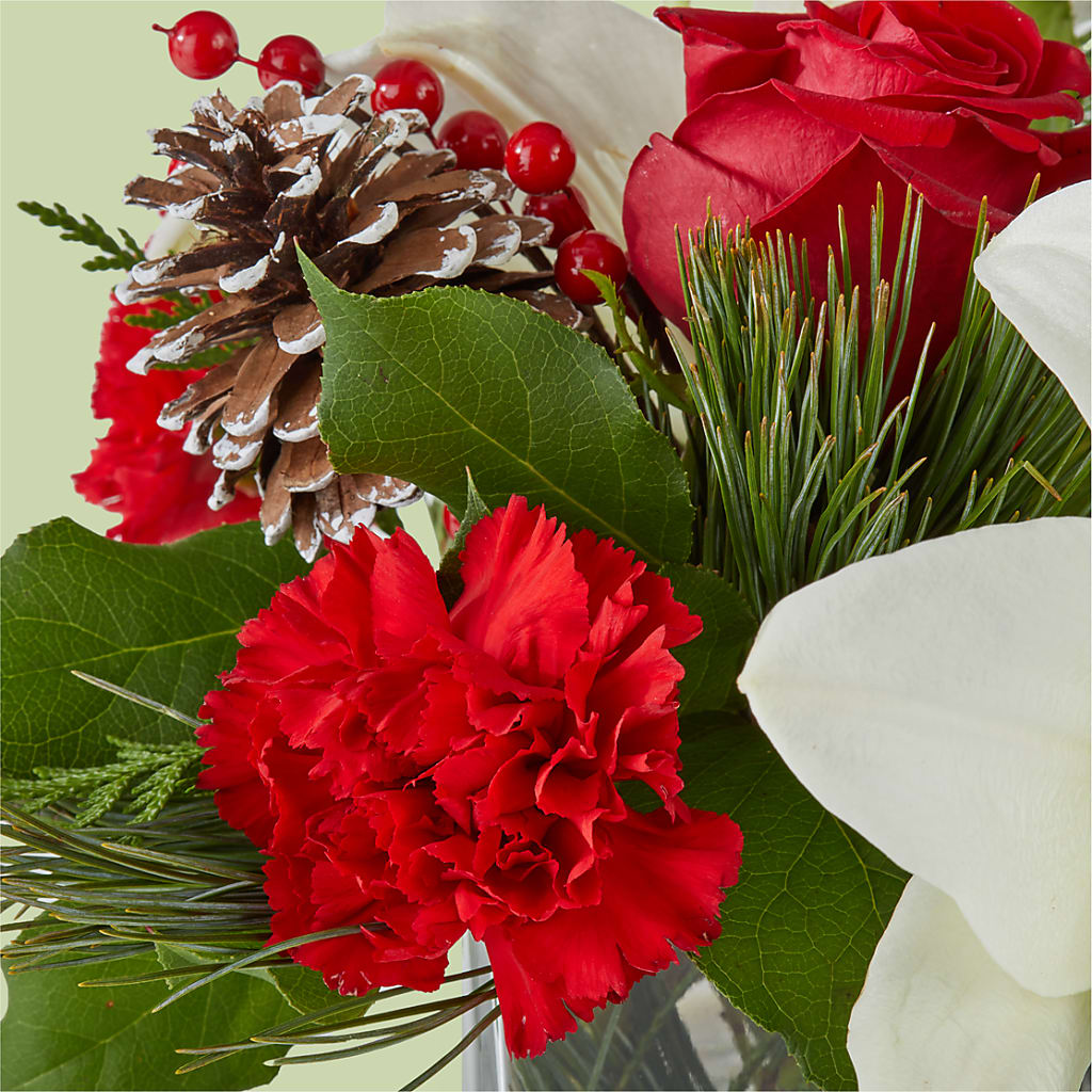 Glistening Icicles Bouquet –  Blossom And Belle, Orlando FL